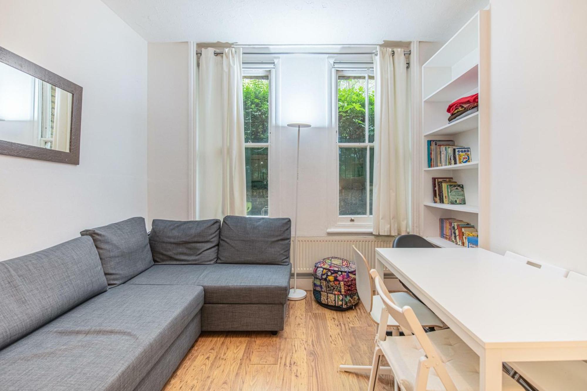 Well-connected 2bd Flat In Elephant & Castle London